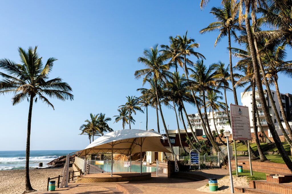 margate boulevard, palm trees, beach-7444661.jpg